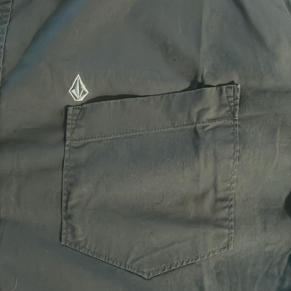 Volcom Button Down Size Xl Dark Grey - image 3